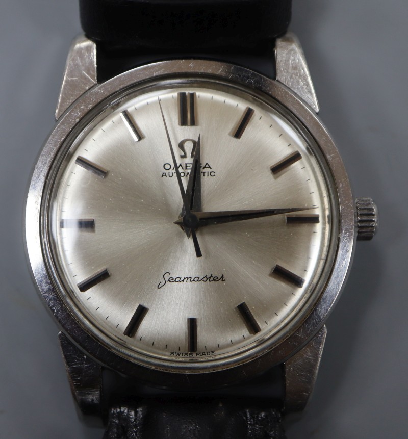 A gentlemans 1960s stainless steel Omega Seamaster automatic, movement c.552, on associated leather strap.